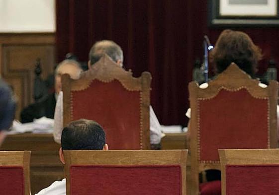 Exoneran a un padre de Béjar de pagar la pensión de alimentos a su hija de 29 años