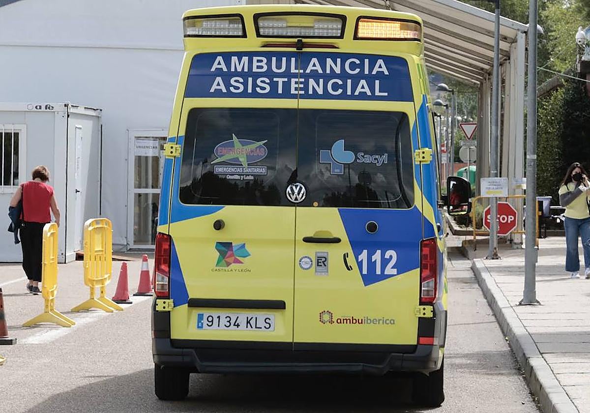 Dos jóvenes de 33 y 26 años mueren en León al chocar con su coche contra una casa