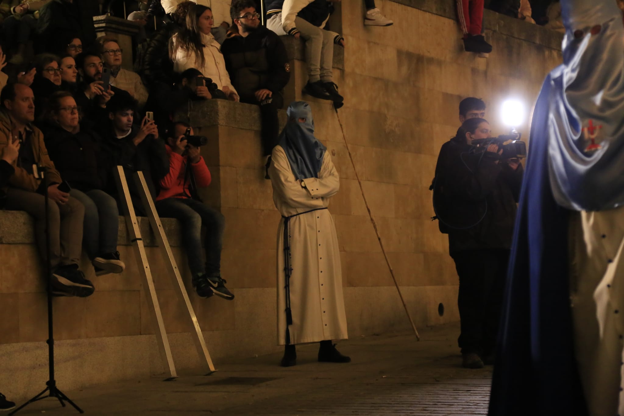 El Cristo de los Doctrinos tiñe la noche de fe y silencio