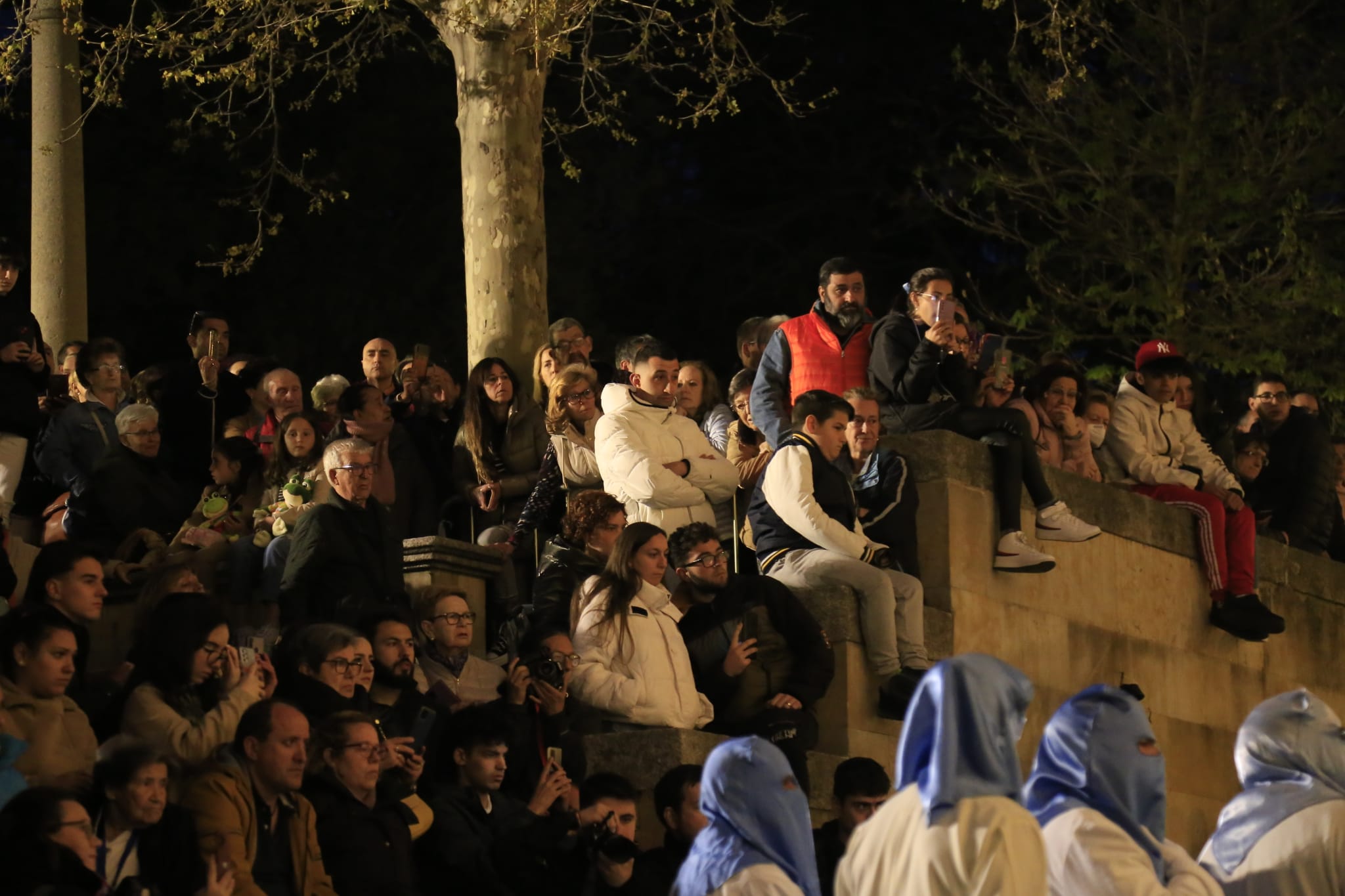 El Cristo de los Doctrinos tiñe la noche de fe y silencio