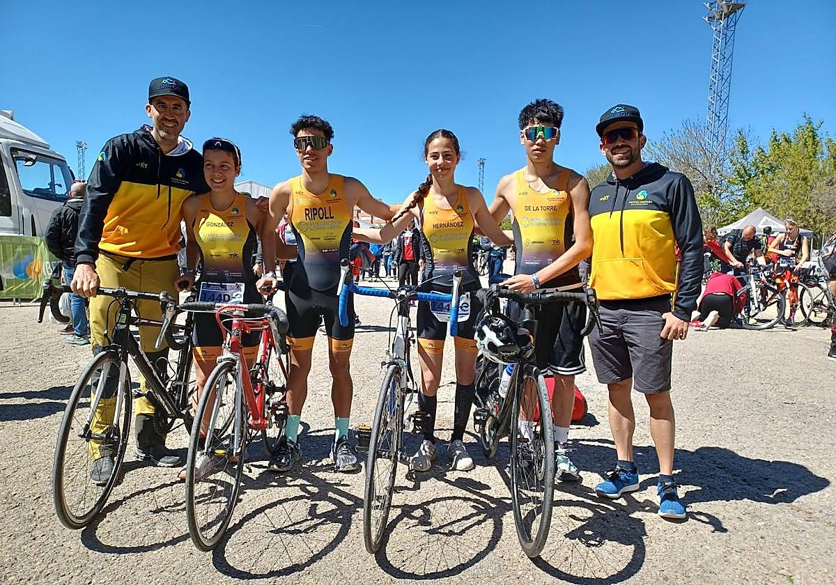 Representantes de la Escuela de Triatlón Salmantina en el Nacional.