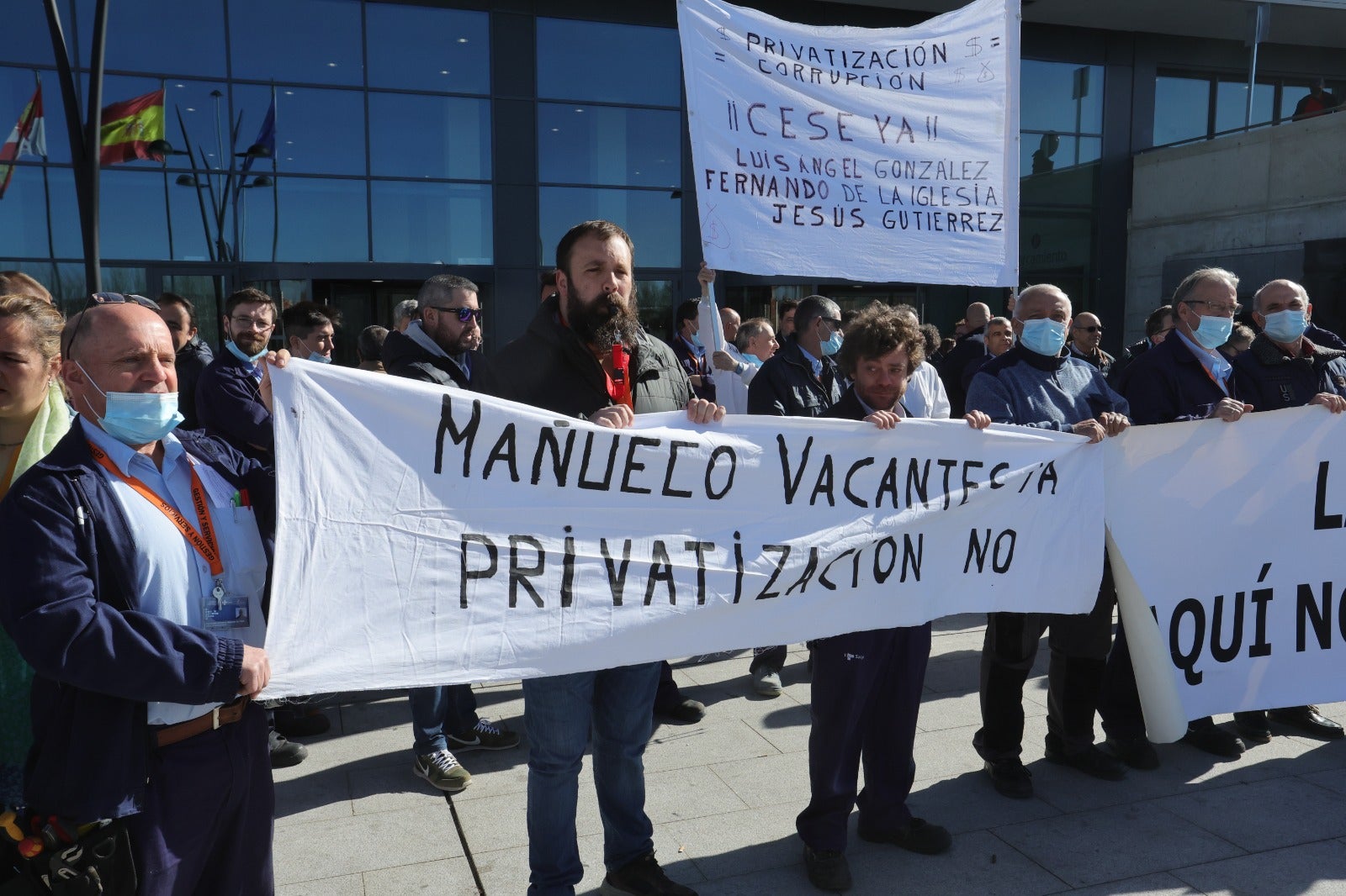Concentración de los trabajadores de mantenimiento contra la privatización