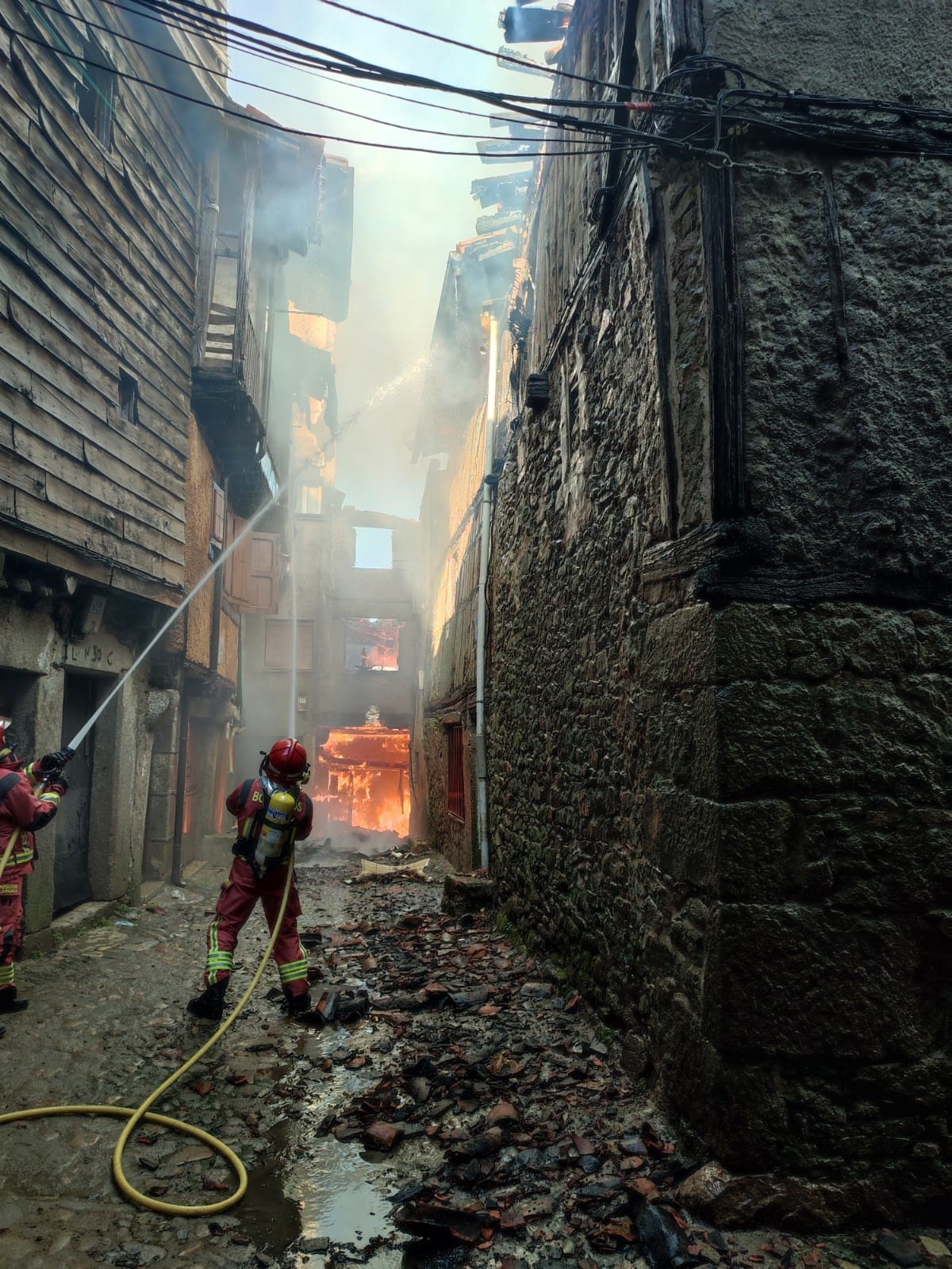 Extinguido el voraz fuego de La Alberca