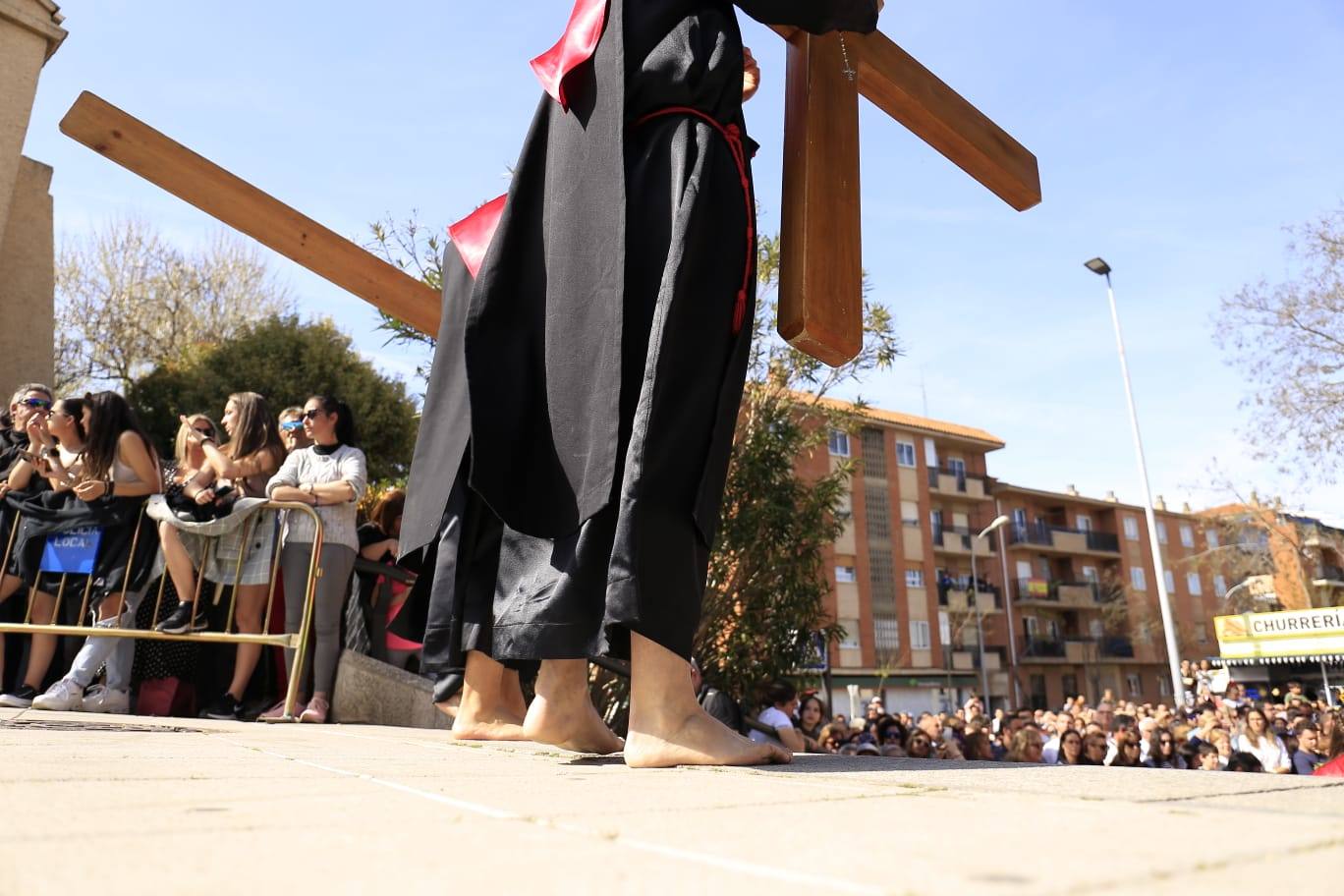 La Hermandad del Silencio recorre Salamanca en un multitudinario Sábado Santo