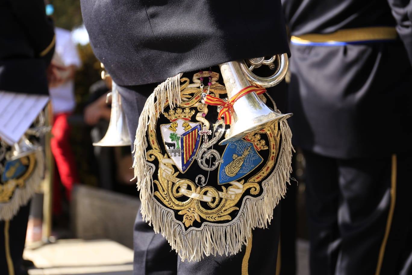 La Hermandad del Silencio recorre Salamanca en un multitudinario Sábado Santo
