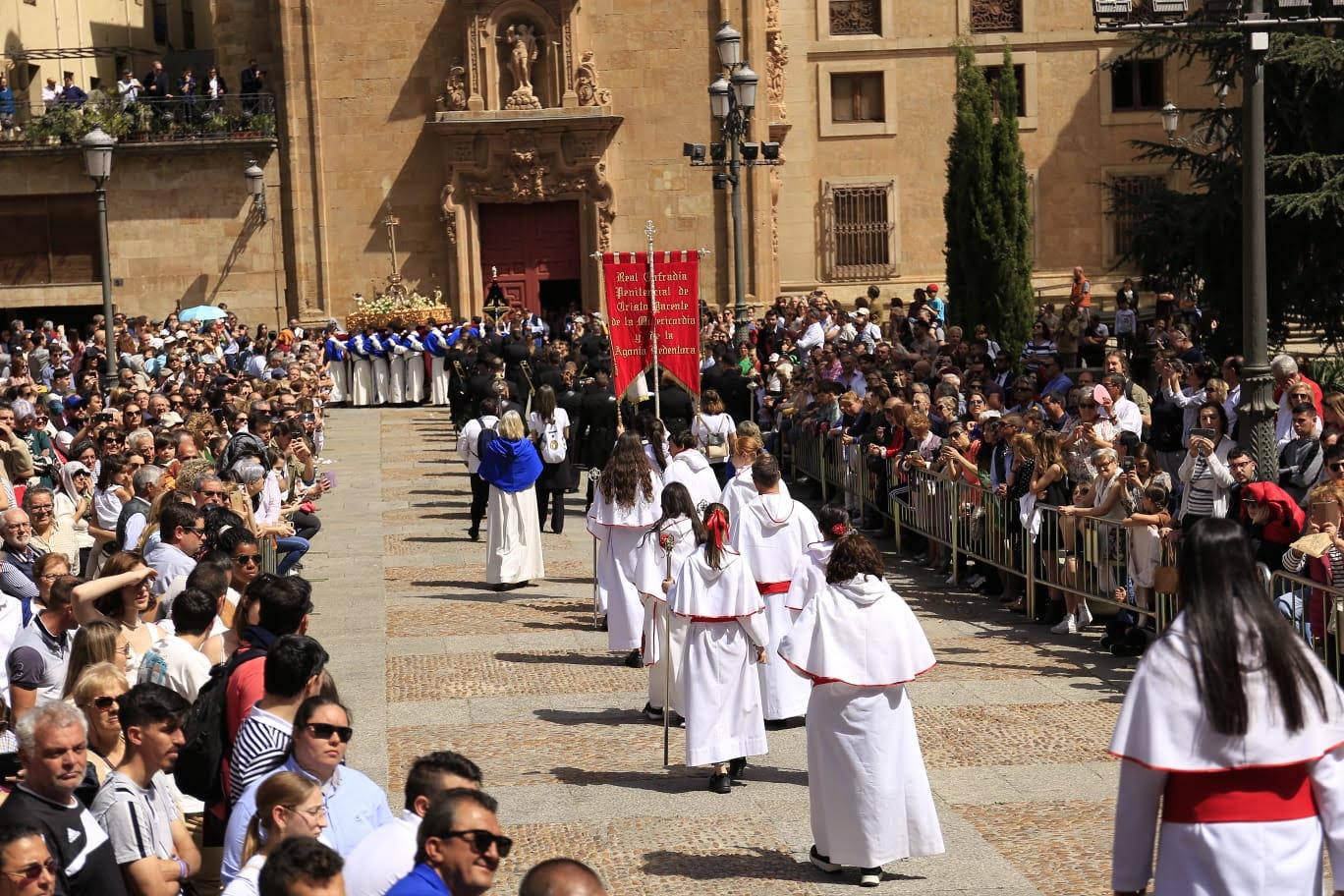 El tradicional Encuentro culmina la Semana Santa salmantina