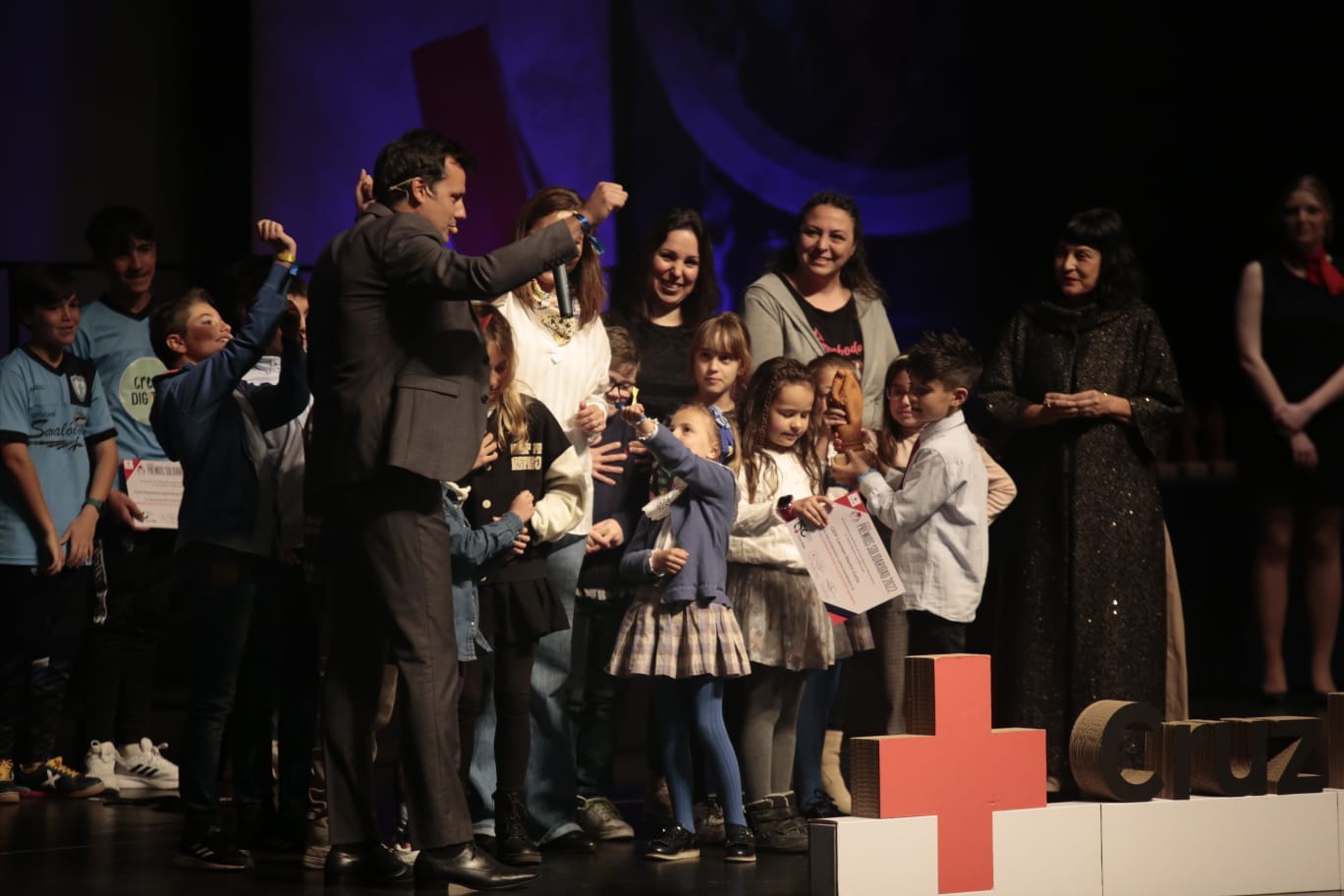 La solidaridad con Ucrania brilla en la gala de Cruz Roja