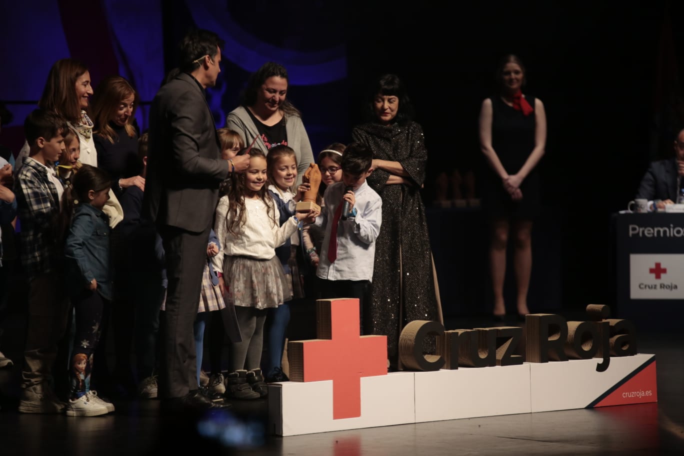 La solidaridad con Ucrania brilla en la gala de Cruz Roja