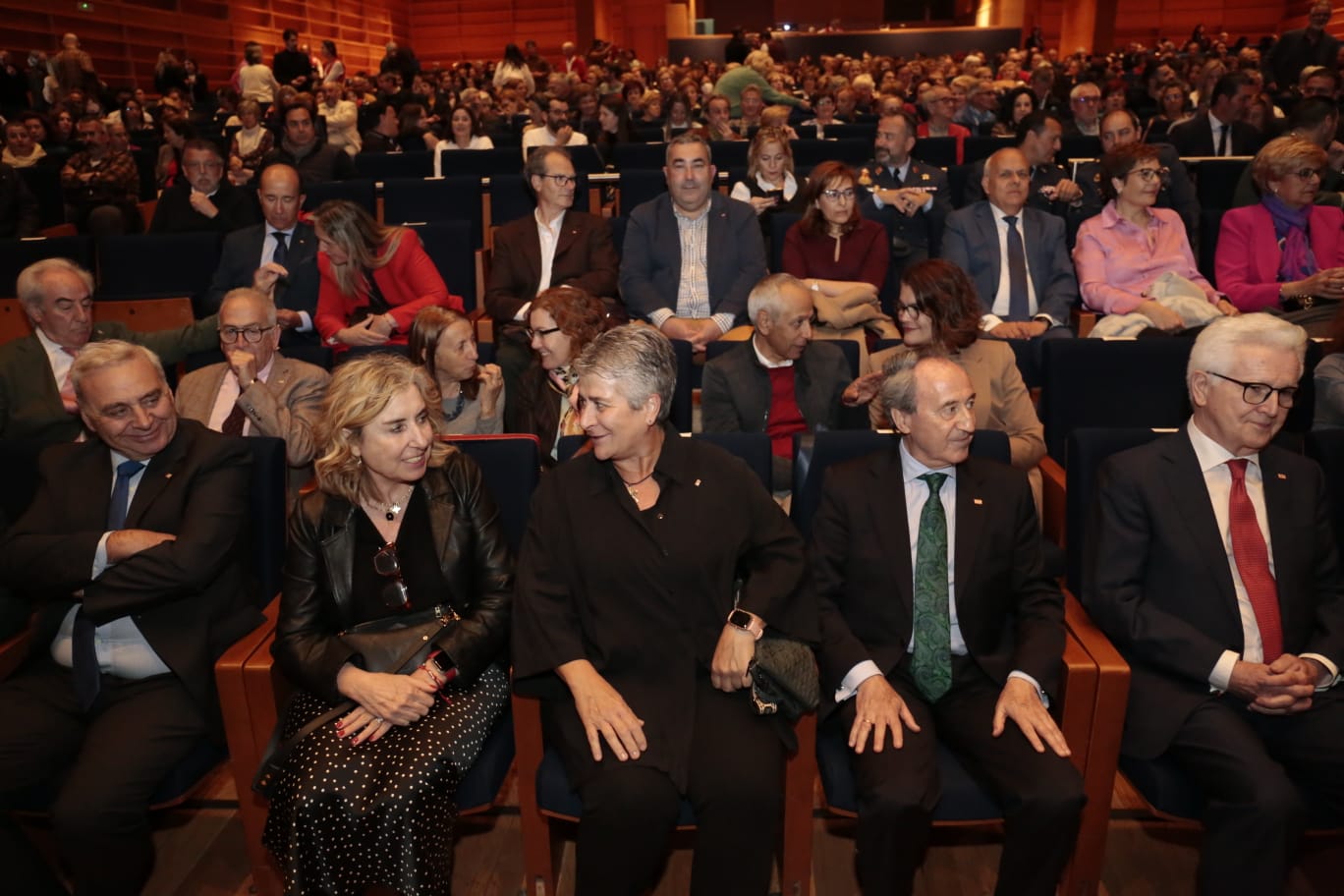 La solidaridad con Ucrania brilla en la gala de Cruz Roja