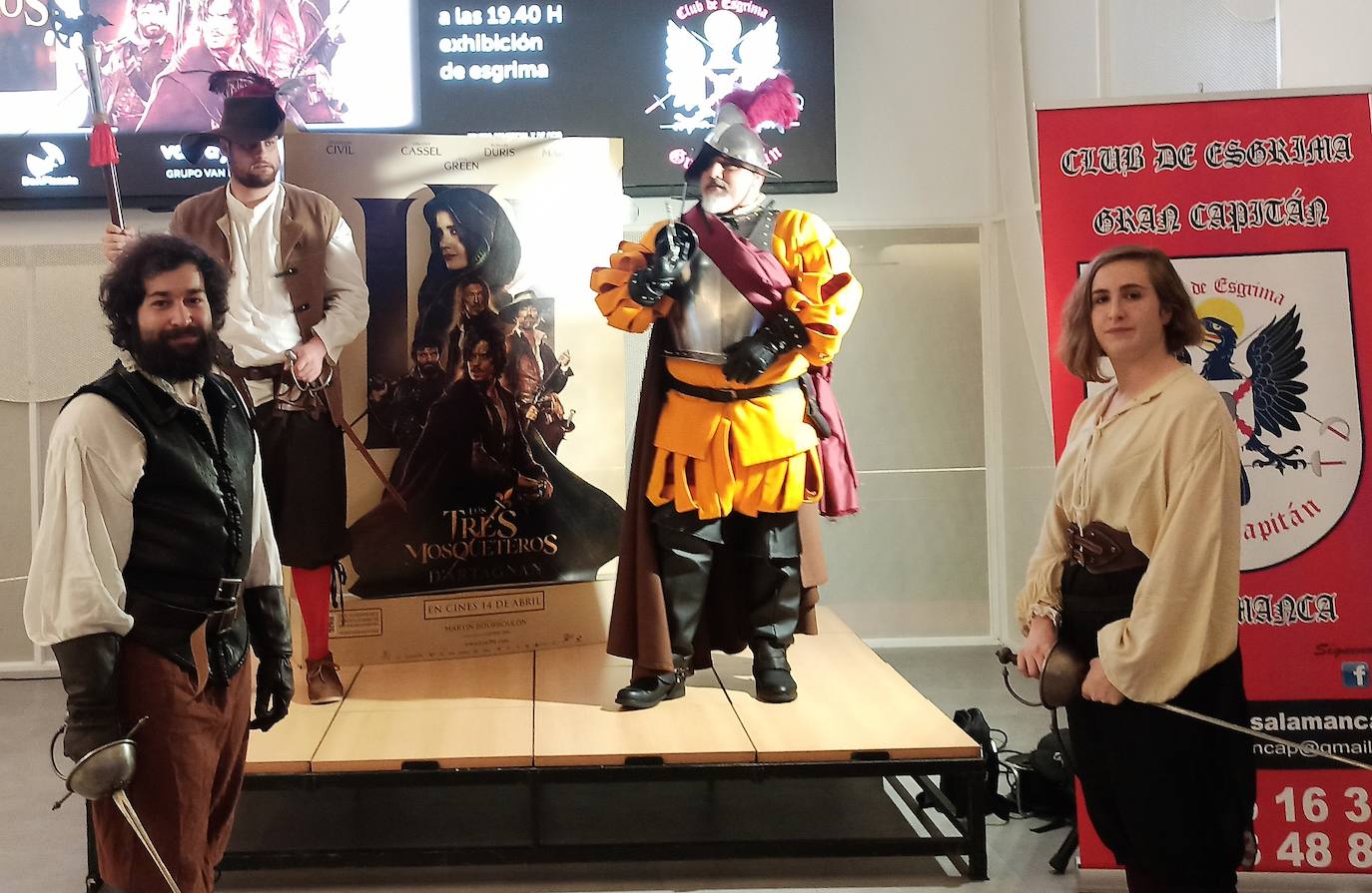 A su preestreno ha acudido el Club de Esgrima 'Gran Capitán'.