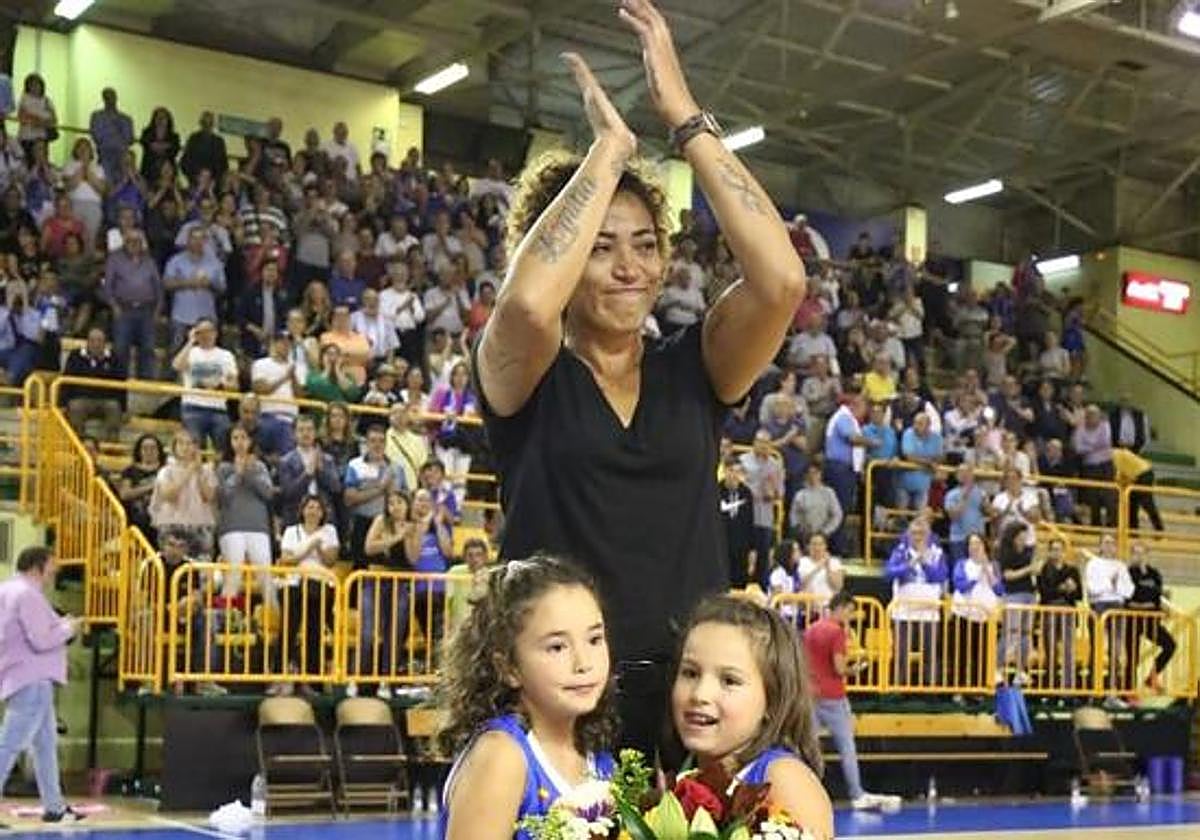 Erika de Souza, en su despedida como jugadora de Avenida en 2019.