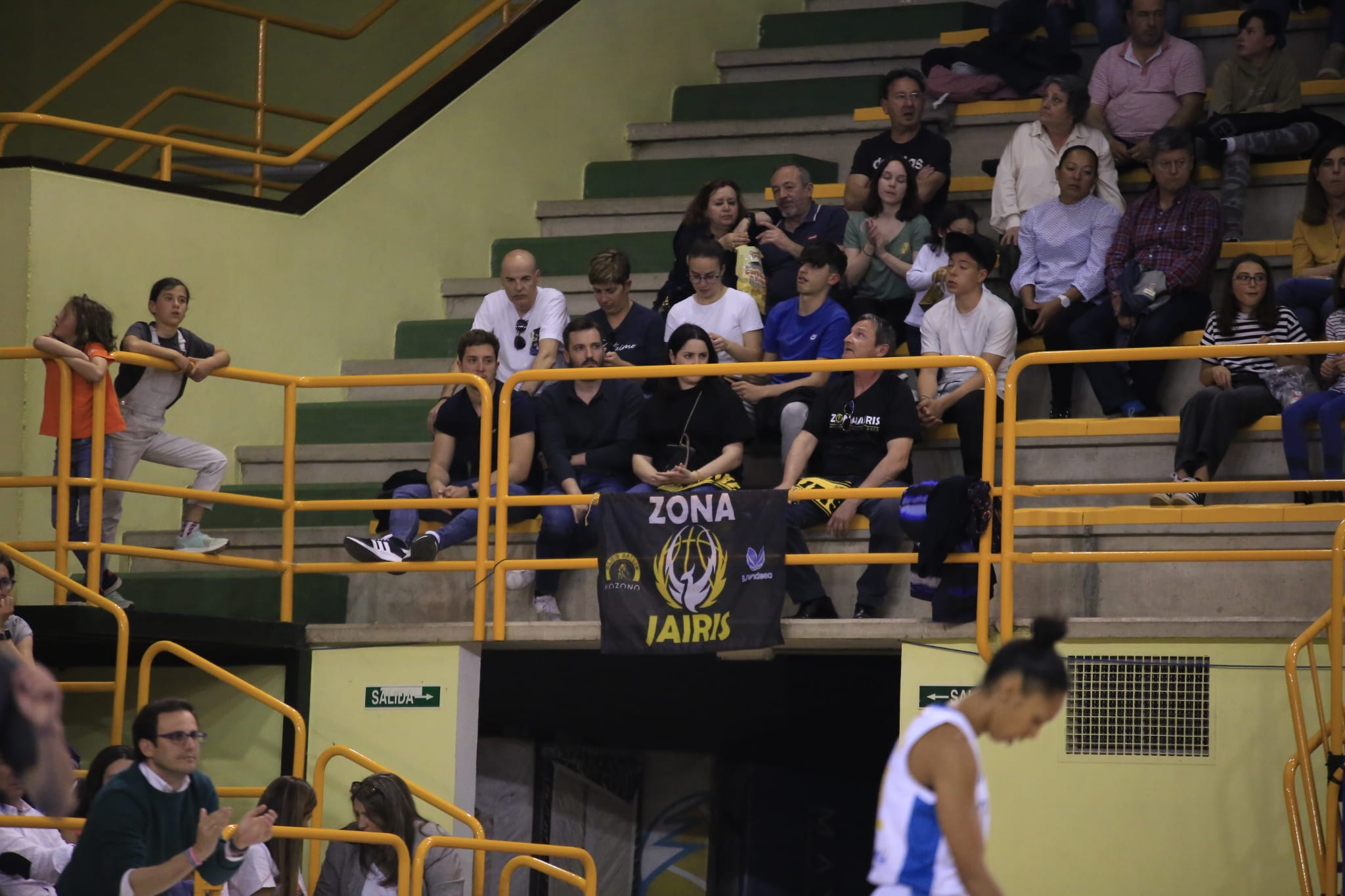 Avenida vence a Jairis y mira al playoff