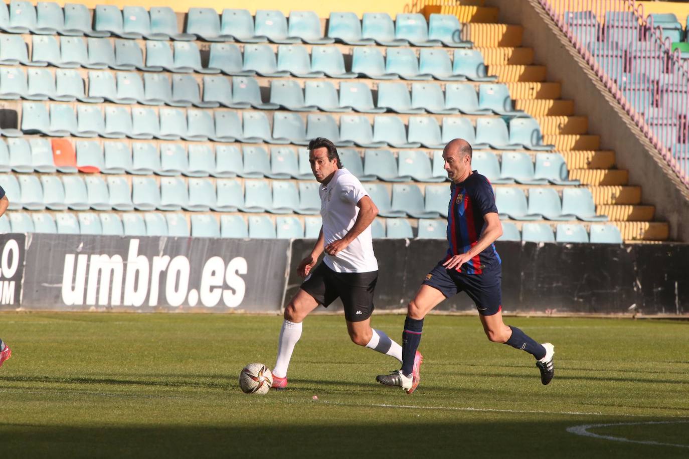 Partido entre veteranos de la UDS y el FC Barcelona por el centenario