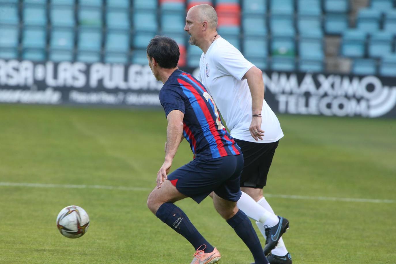 Partido entre veteranos de la UDS y el FC Barcelona por el centenario