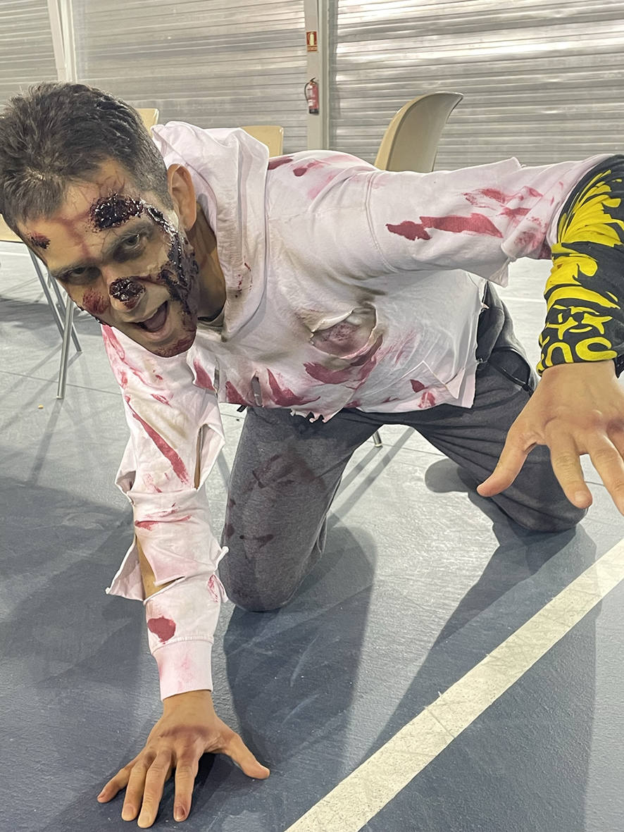Más de 300 jóvenes participan en el juego de rol Survival Zombie en Carbajosa