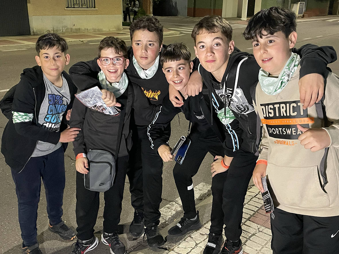 Más de 300 jóvenes participan en el juego de rol Survival Zombie en Carbajosa