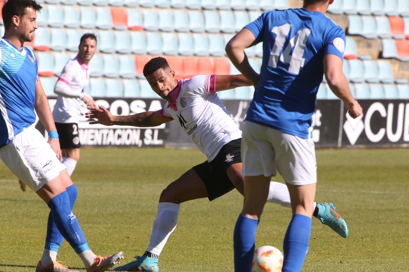 Victoria del Salamanca UDS ante el Unami en la penúltima jornada del Grupo VIII de Tercera RFEF