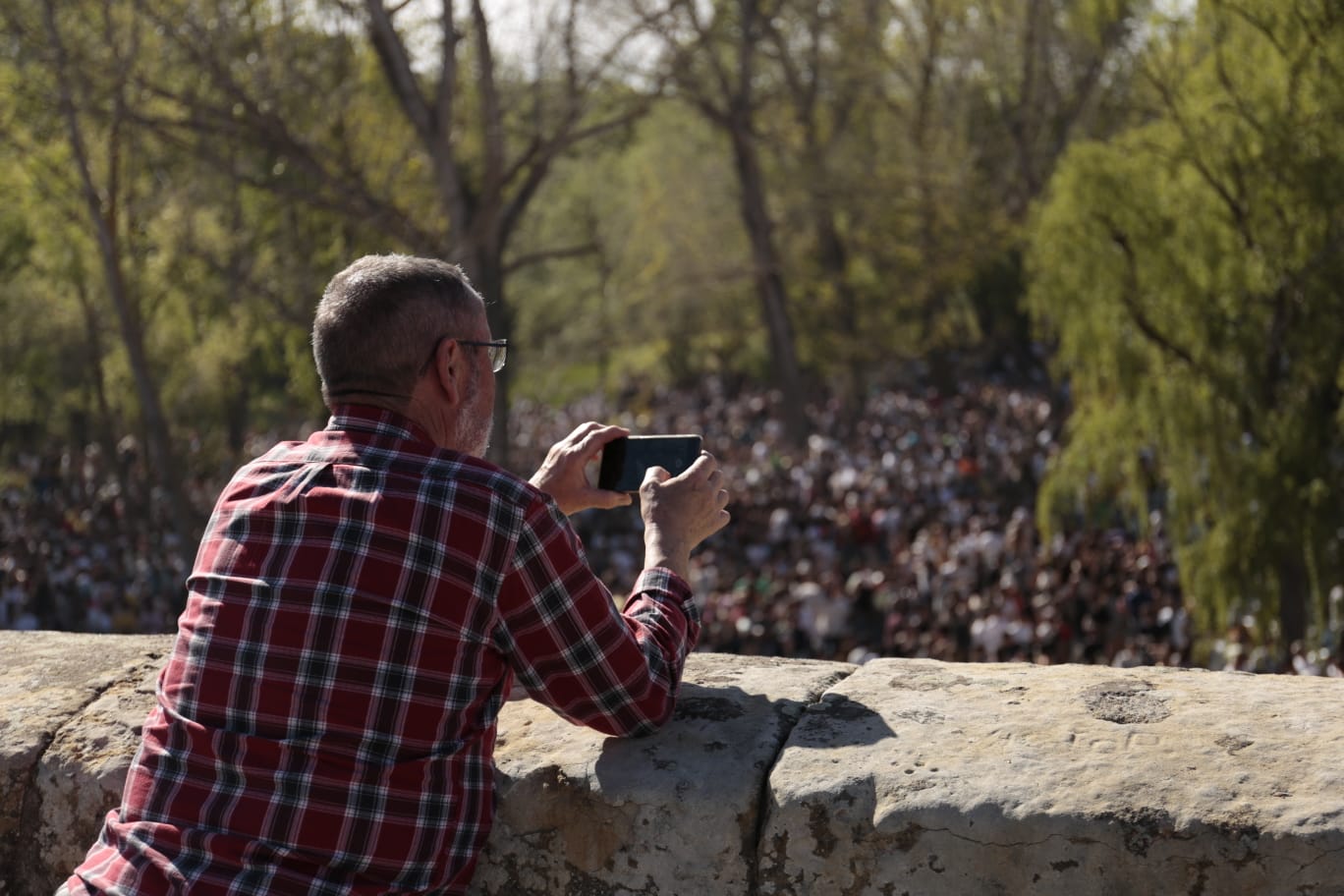 Animada tarde de Lunes de Aguas con algunos incidentes sanitarios