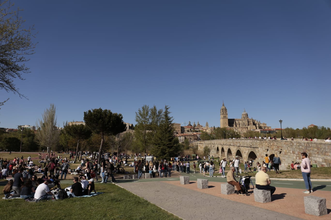 Animada tarde de Lunes de Aguas con algunos incidentes sanitarios