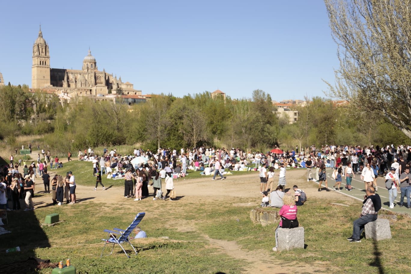 Animada tarde de Lunes de Aguas con algunos incidentes sanitarios