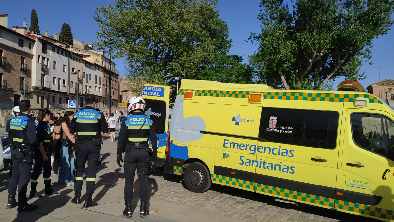 Los Servicios de Emergencia en el Puente Romano.
