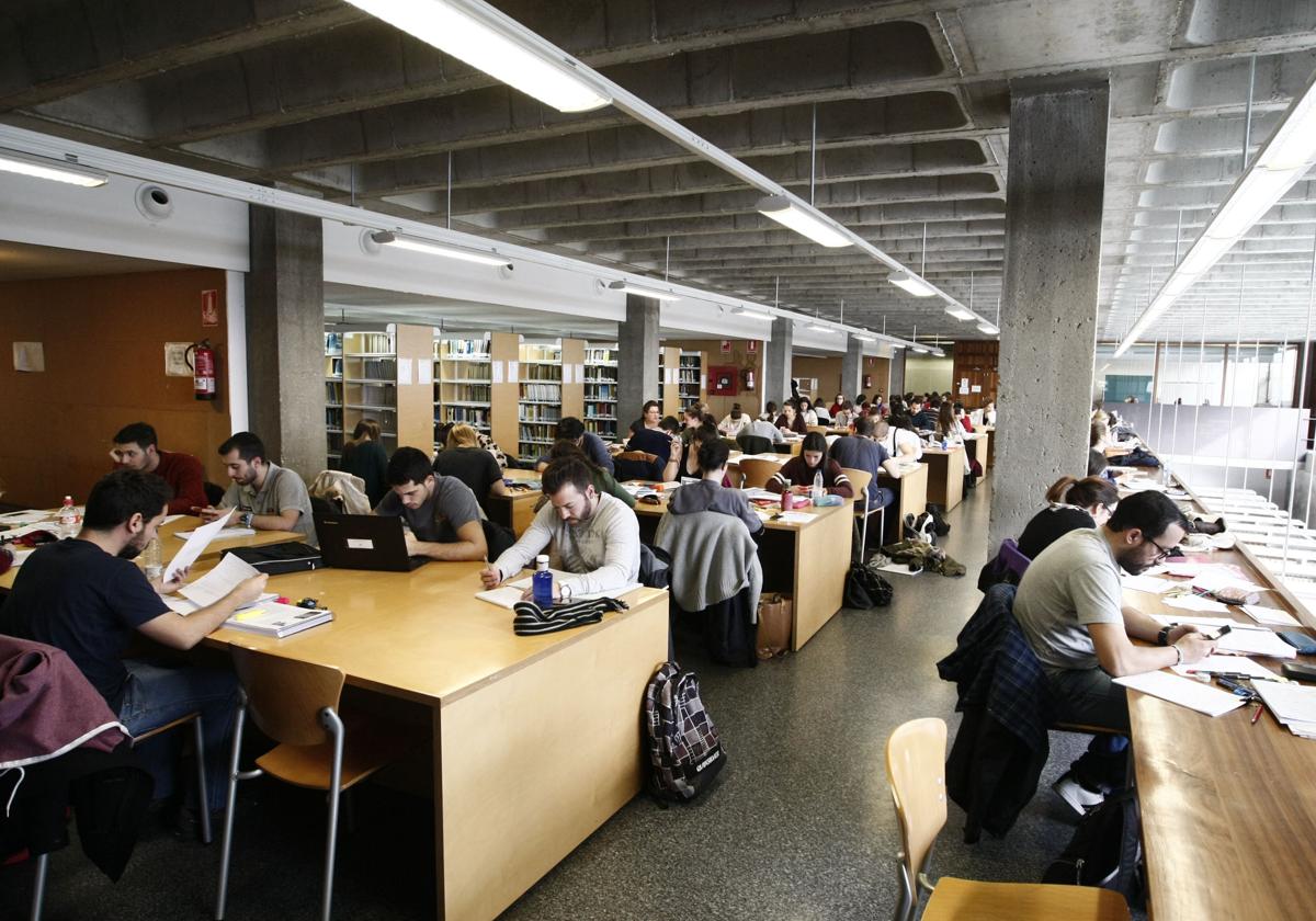 Imagen de archivo de una biblioteca de Salamanca.