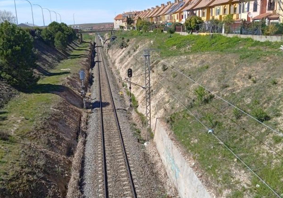 El tramo desde Plasencia y el tren con Portugal por Salamanca vuelven al Congreso