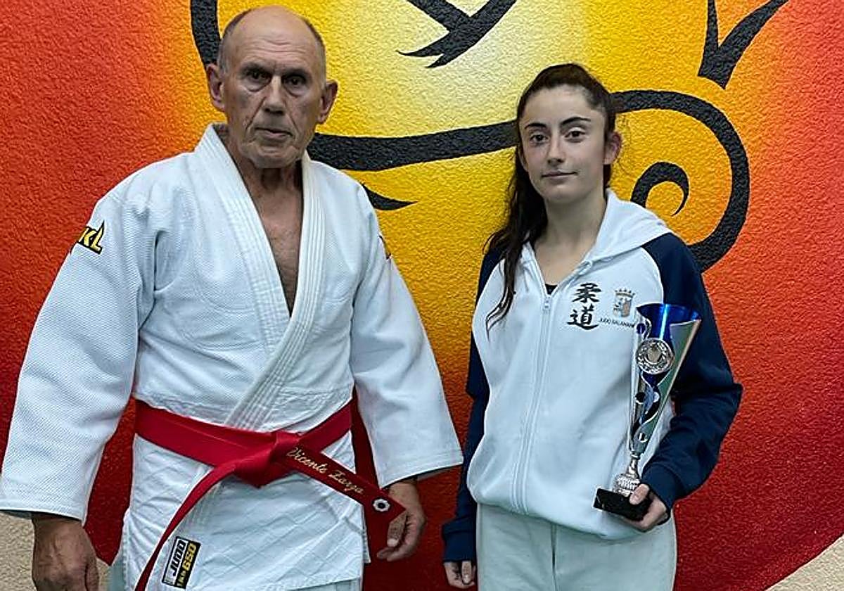 Carla Mateos, junto a Vicente Zarza.