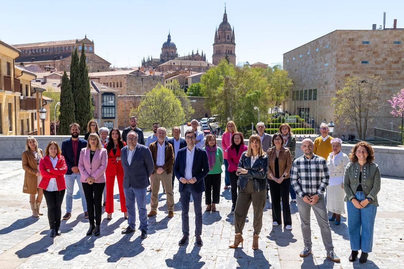 Mateos y los componentes de su candidatura.