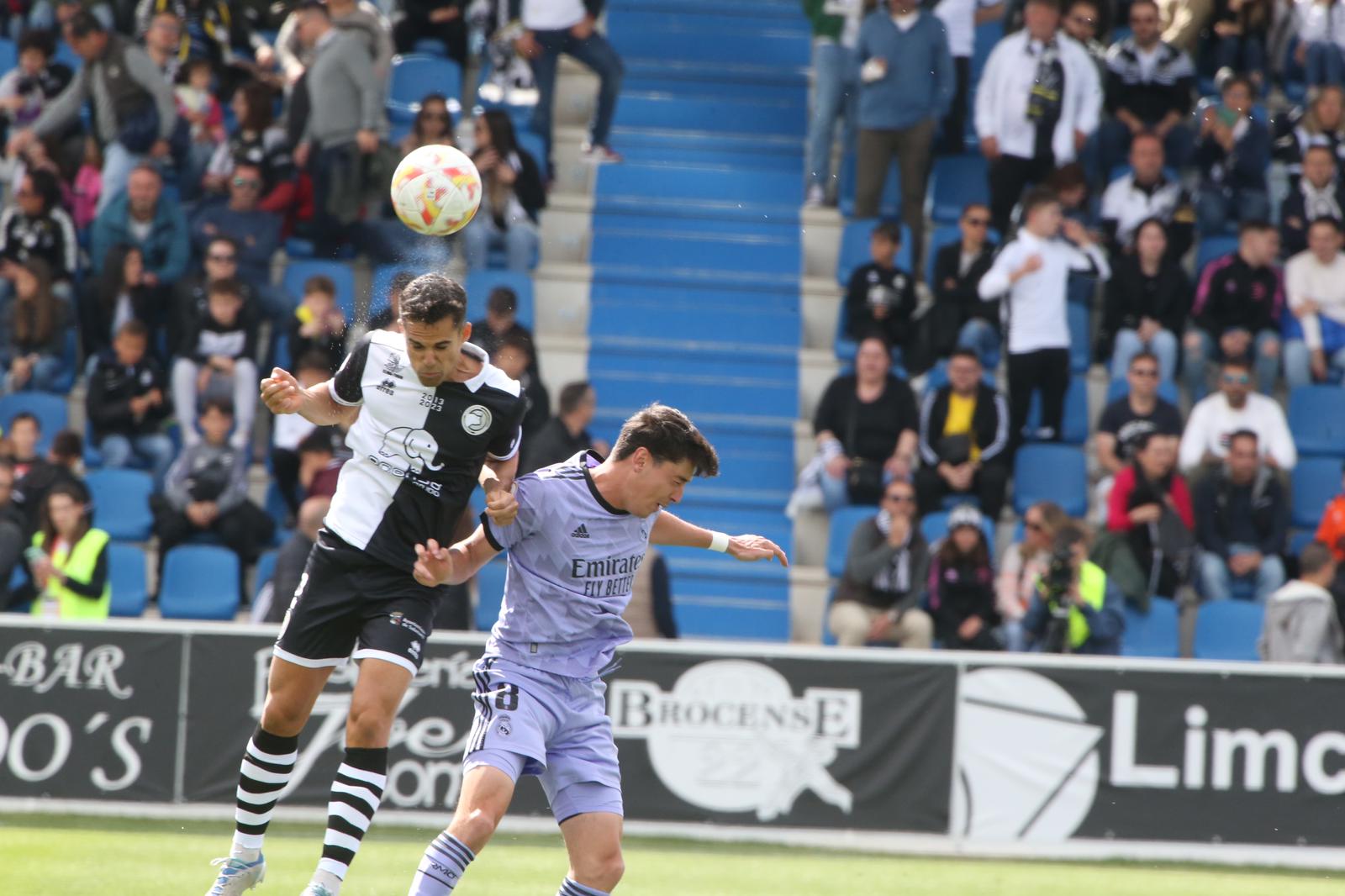 Unionistas vence al Madrid Castilla de Raúl y sueña con el play-off