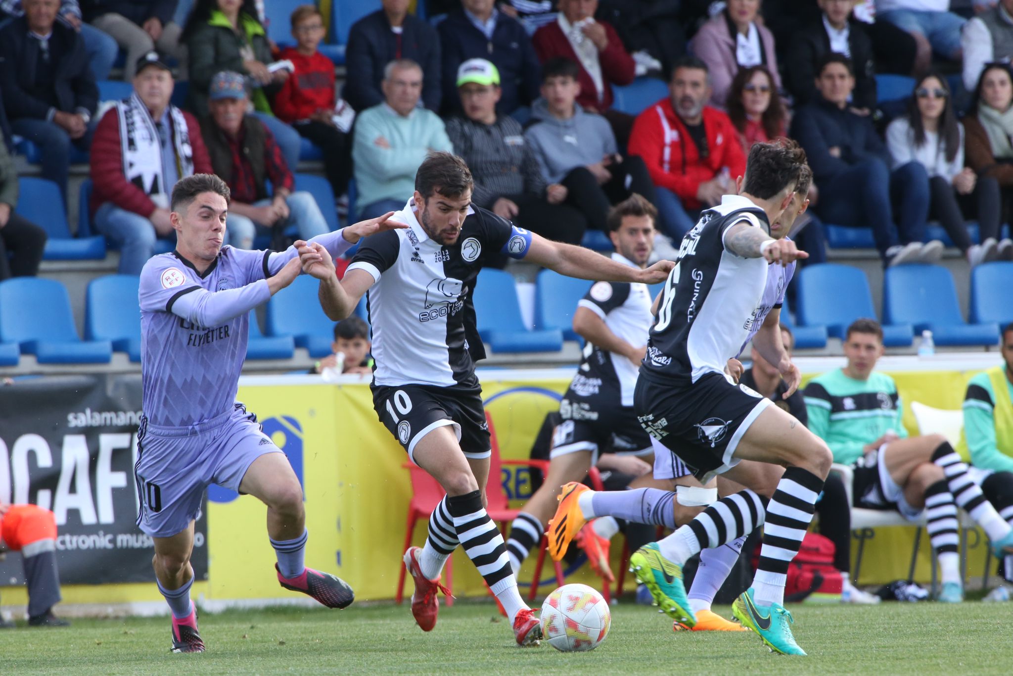 Unionistas vence al Madrid Castilla de Raúl y sueña con el play-off