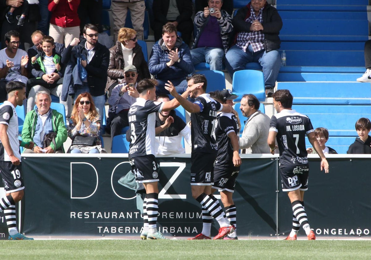 El equipo celebra el 2-0, obra de De la Nava