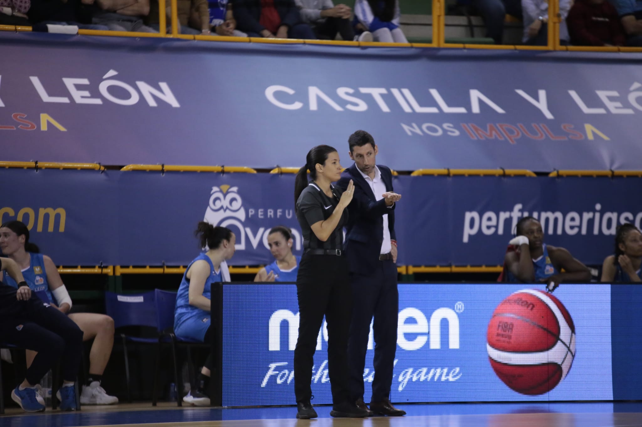 Avenida vence con comidad a Cadí La Seu para acceder a semis