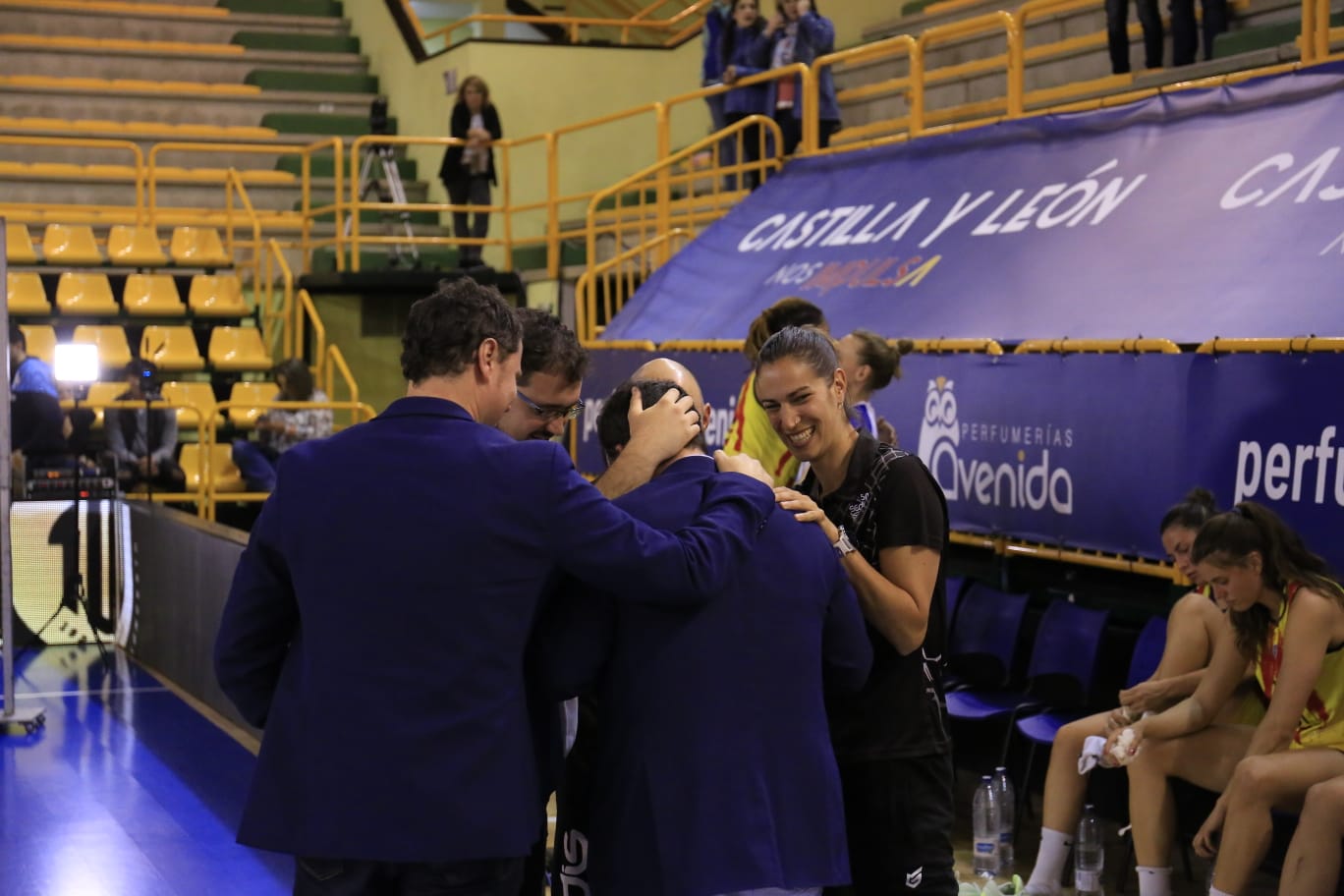 Avenida vence con comidad a Cadí La Seu para acceder a semis