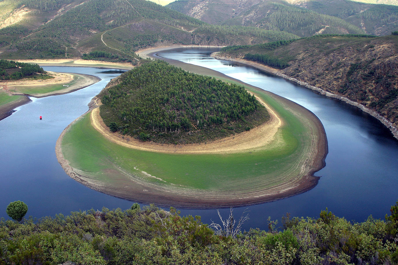 El río Alagón en la provincia de Salamanca hace frontera con Extremadura en el meandro Melero.