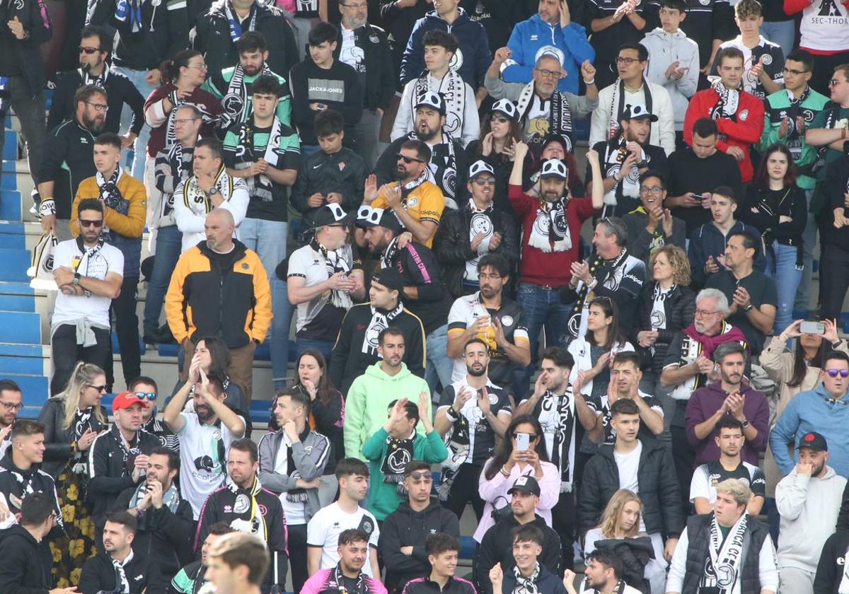 Seguidores de Unionistas durante el partido ante el Castilla.