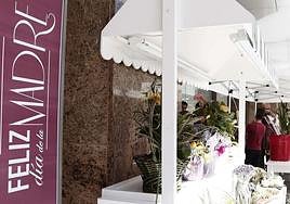 Imagen de archivo de un puesto de flores por el Día de la Madre en Salamanca.