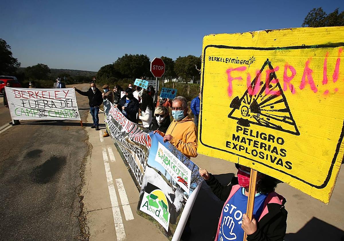 Protestas contra el proyecto de la mina.