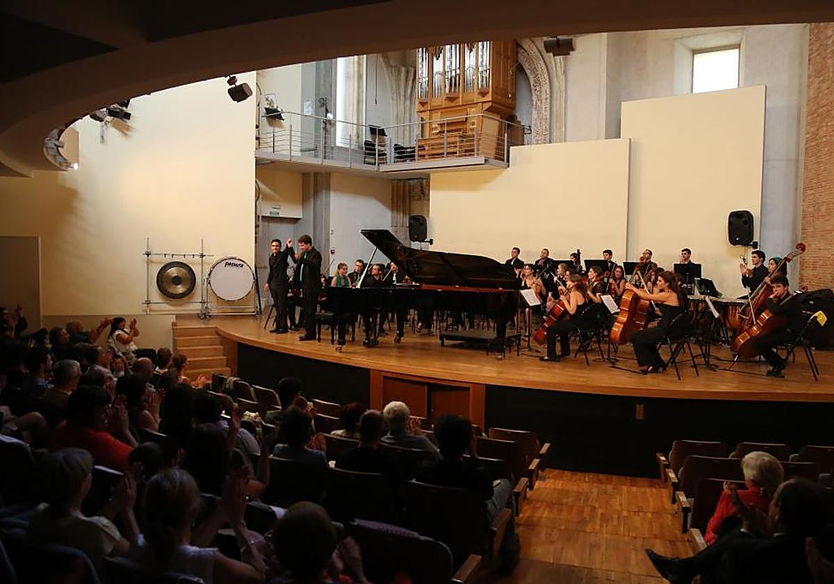 Vista general del salón del Conservatorio Profesional de Música.