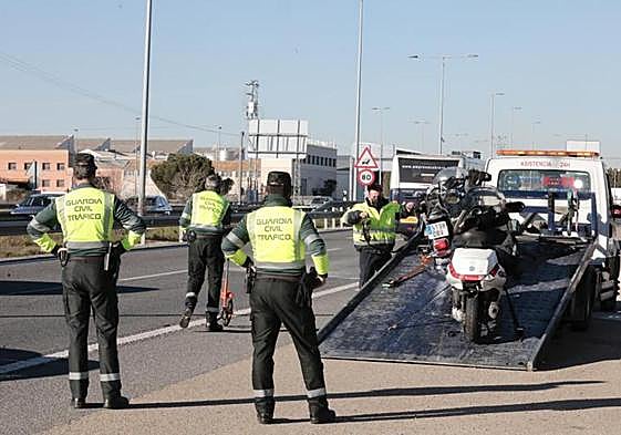 Accidente en el que se vio implicado un motorista.