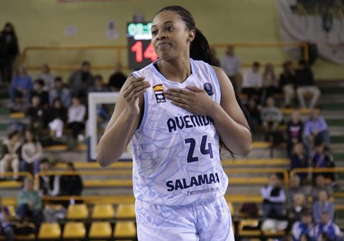 McCall, en su corta etapa en Avenida.