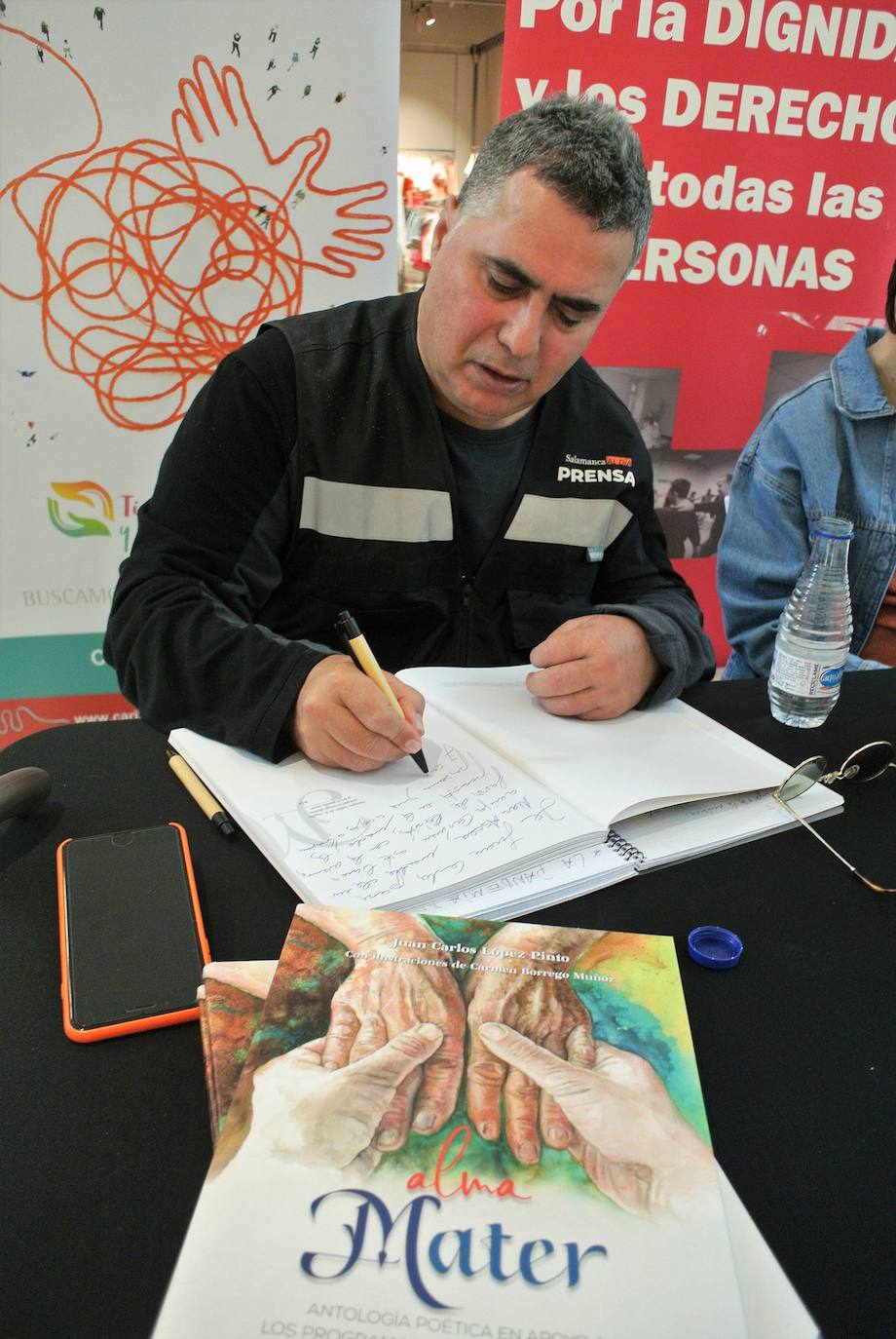 El centro comercial &#039;El Tormes&#039; acoge la primera edición de la Feria del Día de la Madre