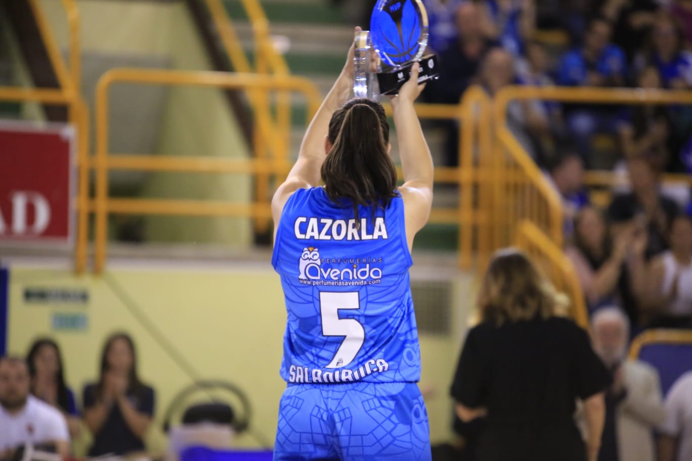 Final de liga entre Perfumerías Avenida y el Valencia Basket