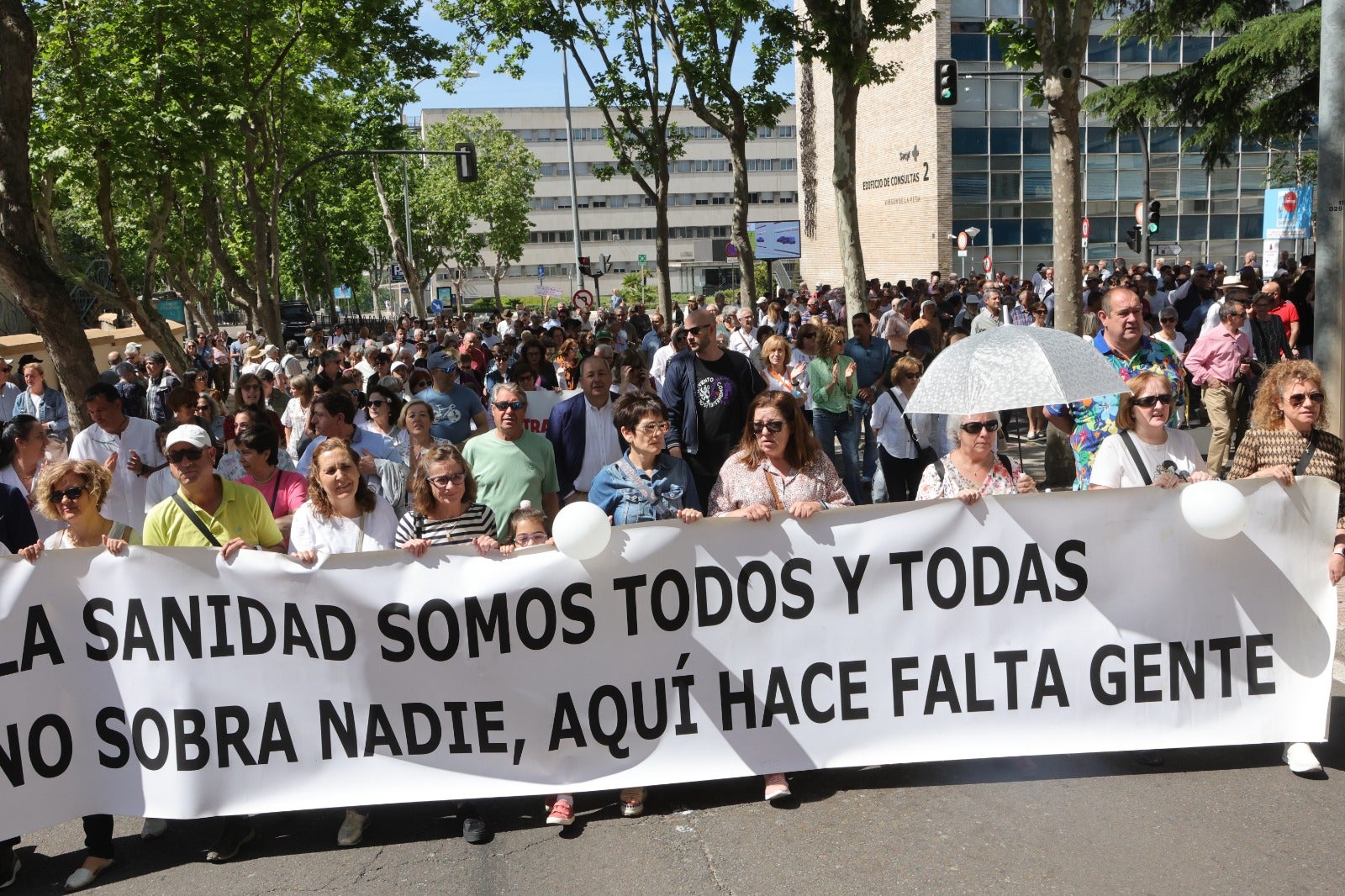 Salamanca se tiñe de blanco en defensa de la Sanidad pública