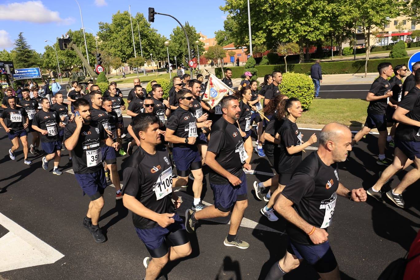 Espectacular paso de la Carrera Cívico Militar por Salamanca