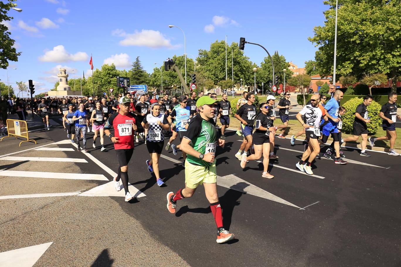 Espectacular paso de la Carrera Cívico Militar por Salamanca