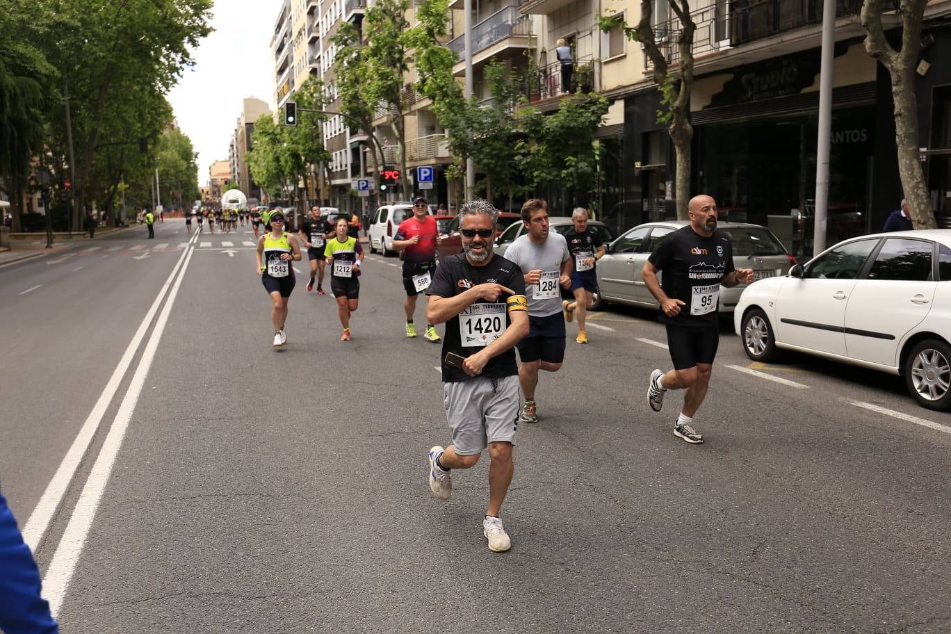 Espectacular paso de la Carrera Cívico Militar por Salamanca