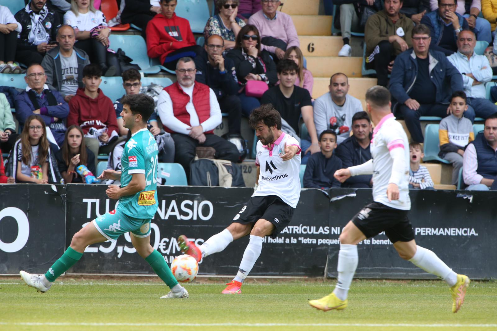 El Salamanca UDS deja vivo al Atlético Astorga en ida de la final regional del playoff (3-1)