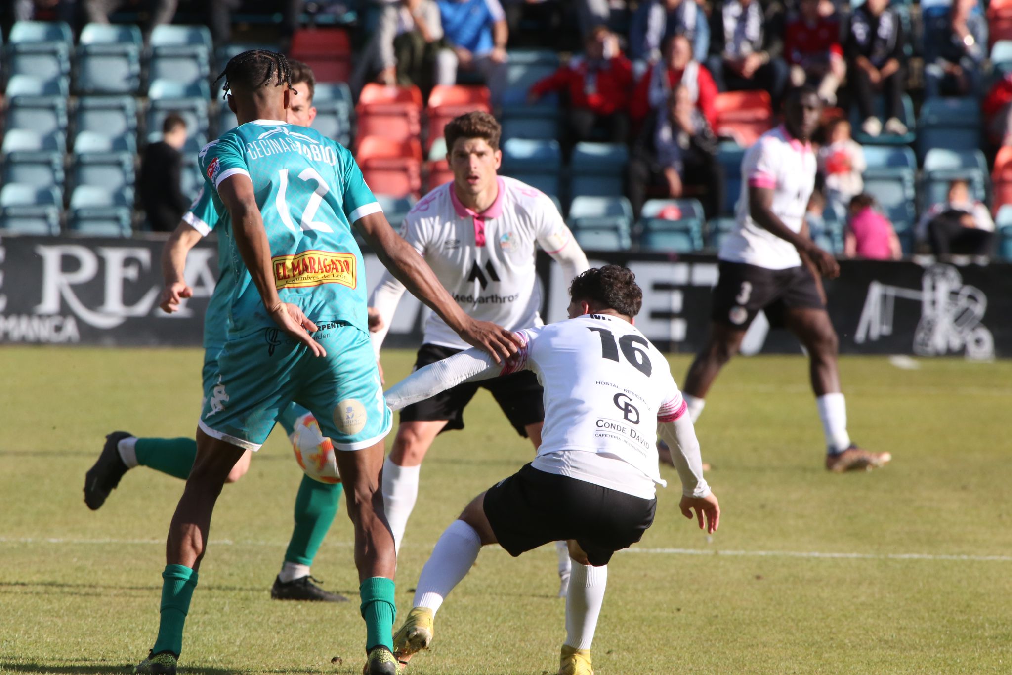 El Salamanca UDS deja vivo al Atlético Astorga en ida de la final regional del playoff (3-1)