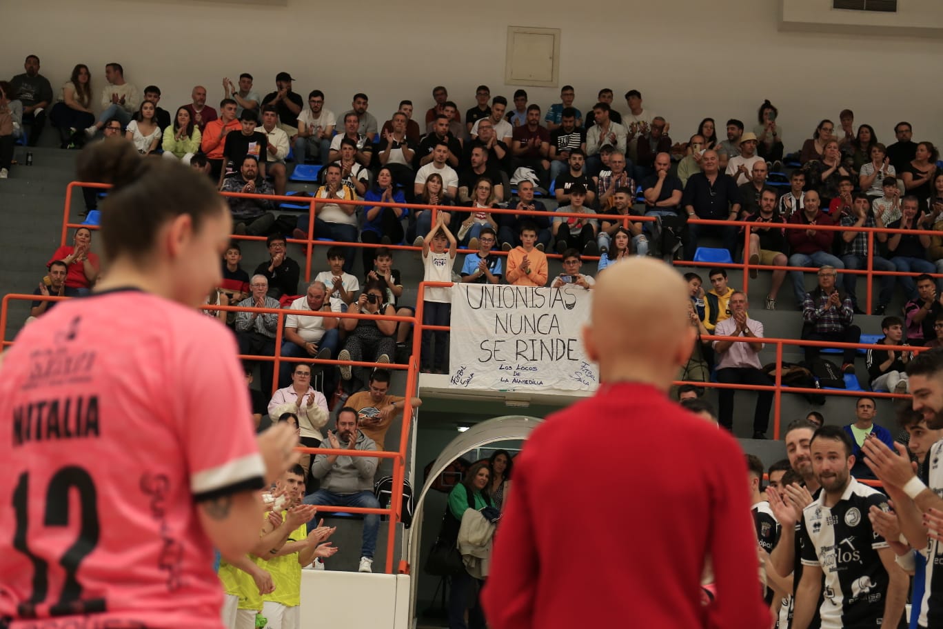 Unionistas da primero ante el delirio de La Alamedilla